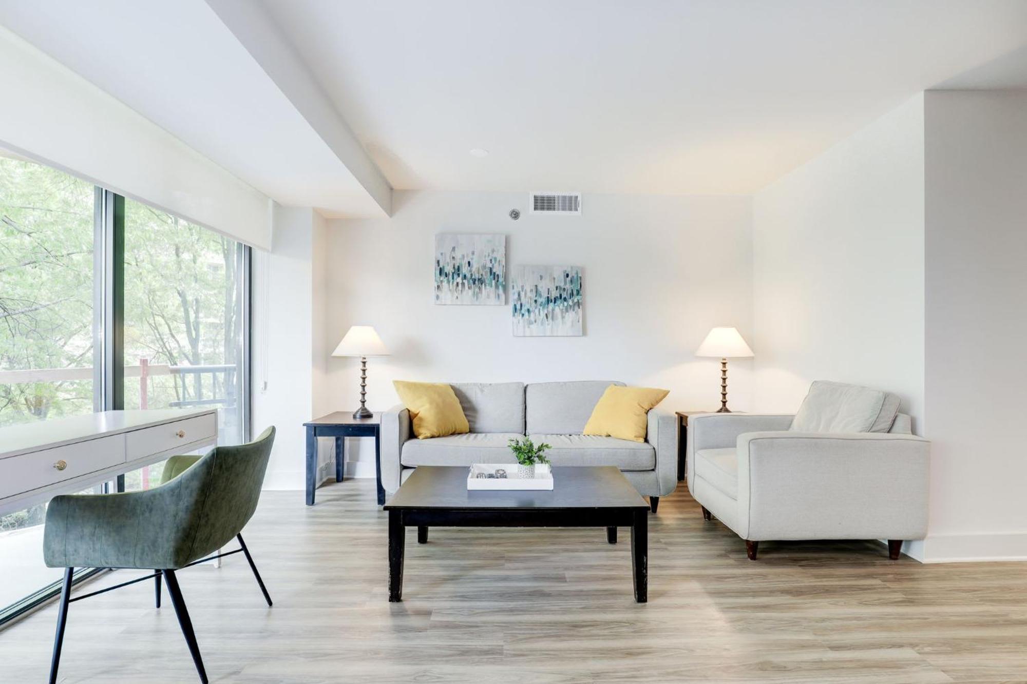 2Br Executive Apartment With Spacious Layout Арлингтон Экстерьер фото