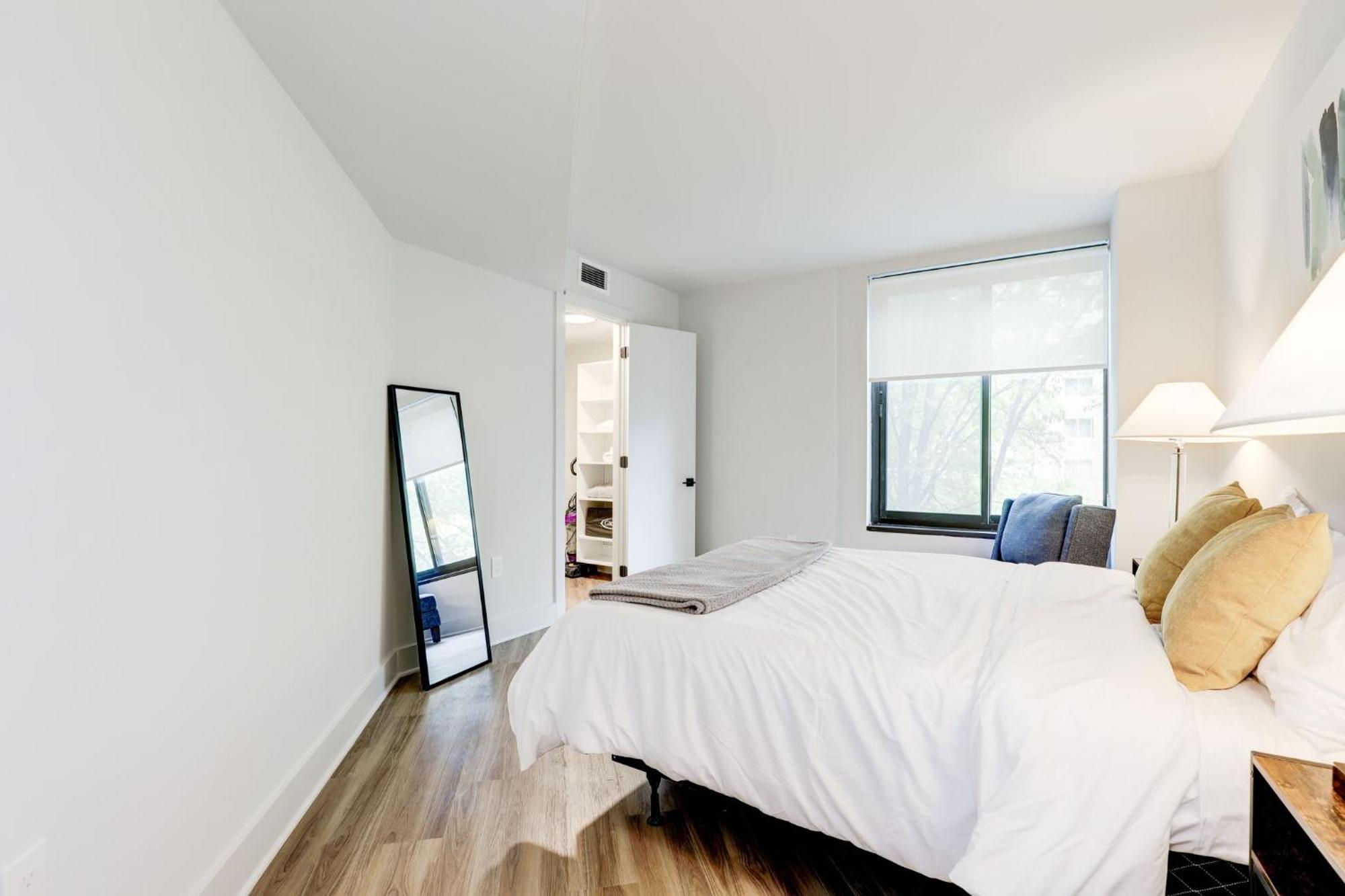 2Br Executive Apartment With Spacious Layout Арлингтон Экстерьер фото