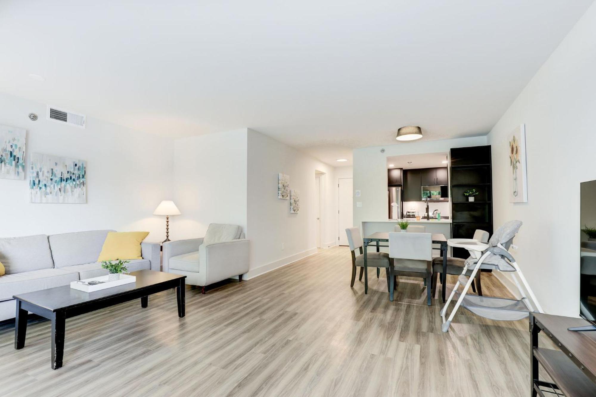2Br Executive Apartment With Spacious Layout Арлингтон Экстерьер фото